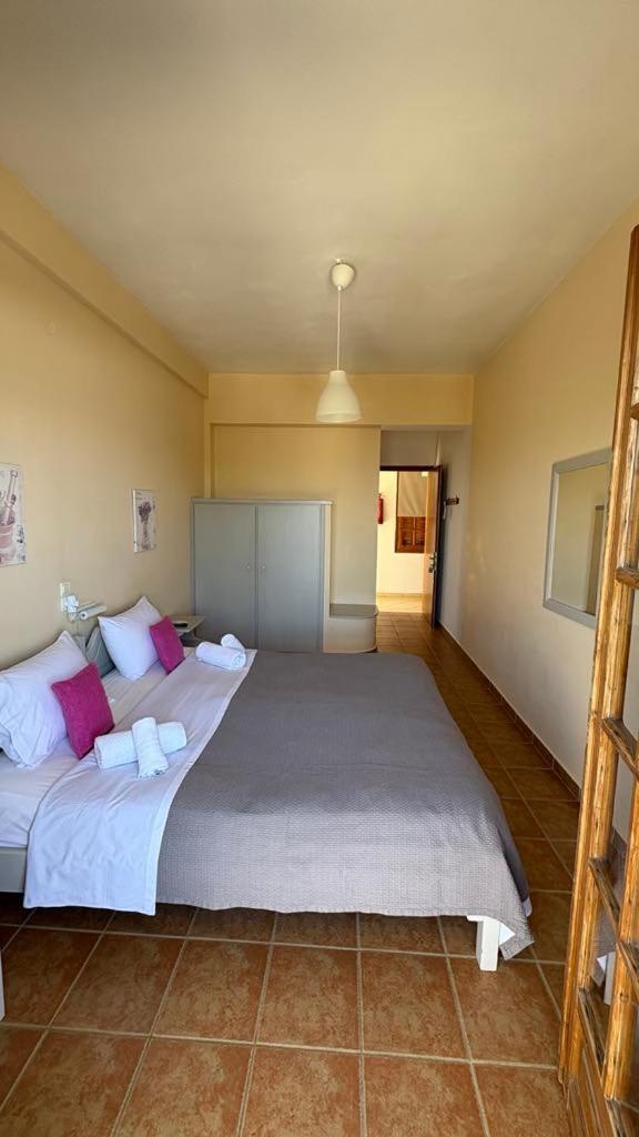 Romanza Rooms Poúlithra Exterior foto